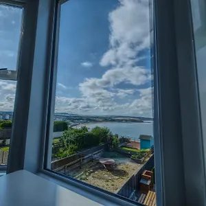  Apartment Bay View